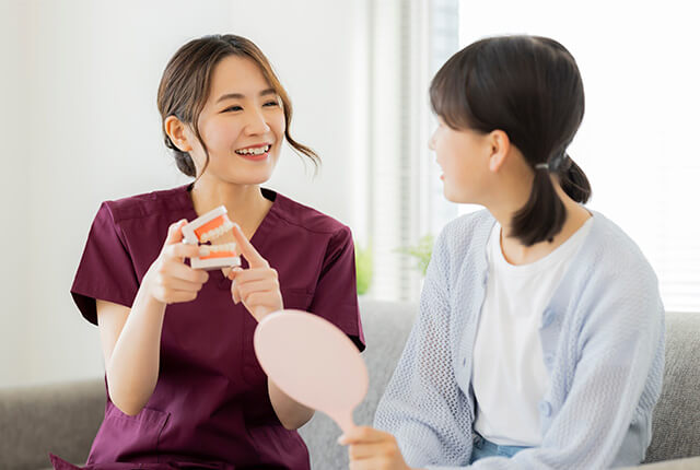 顎の成長をコントロールし、将来の抜歯リスクを下げる